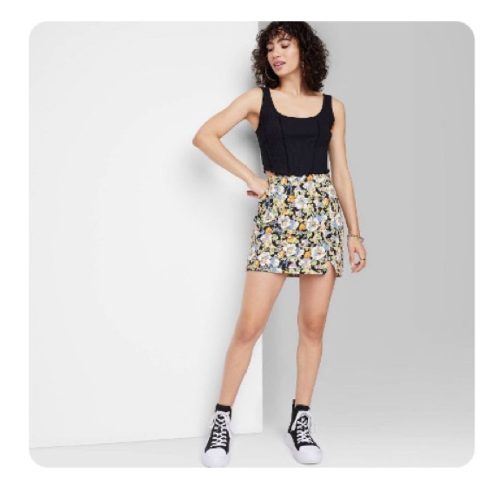 Wild Fable floral women’s notch front seamed denim mini skirt